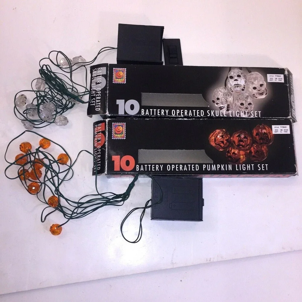 (2) Vintage Halloween Pumpkin & Skull Light Sets w/Box Battery Operated 1996